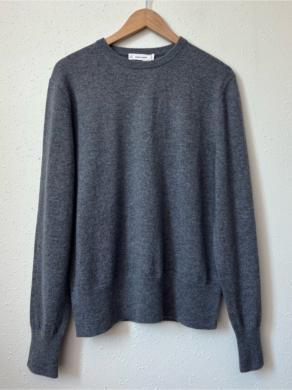 New Everlane CASHMERE SLIM CREW SWEATER Heather Charcoal Size L - Picture 3 of 12